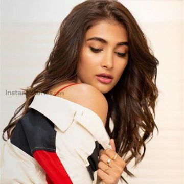 Pooja Hegde Latest Hot Photoshoot in Housefull 4 Promotions Function (HD Photos in 1080p)