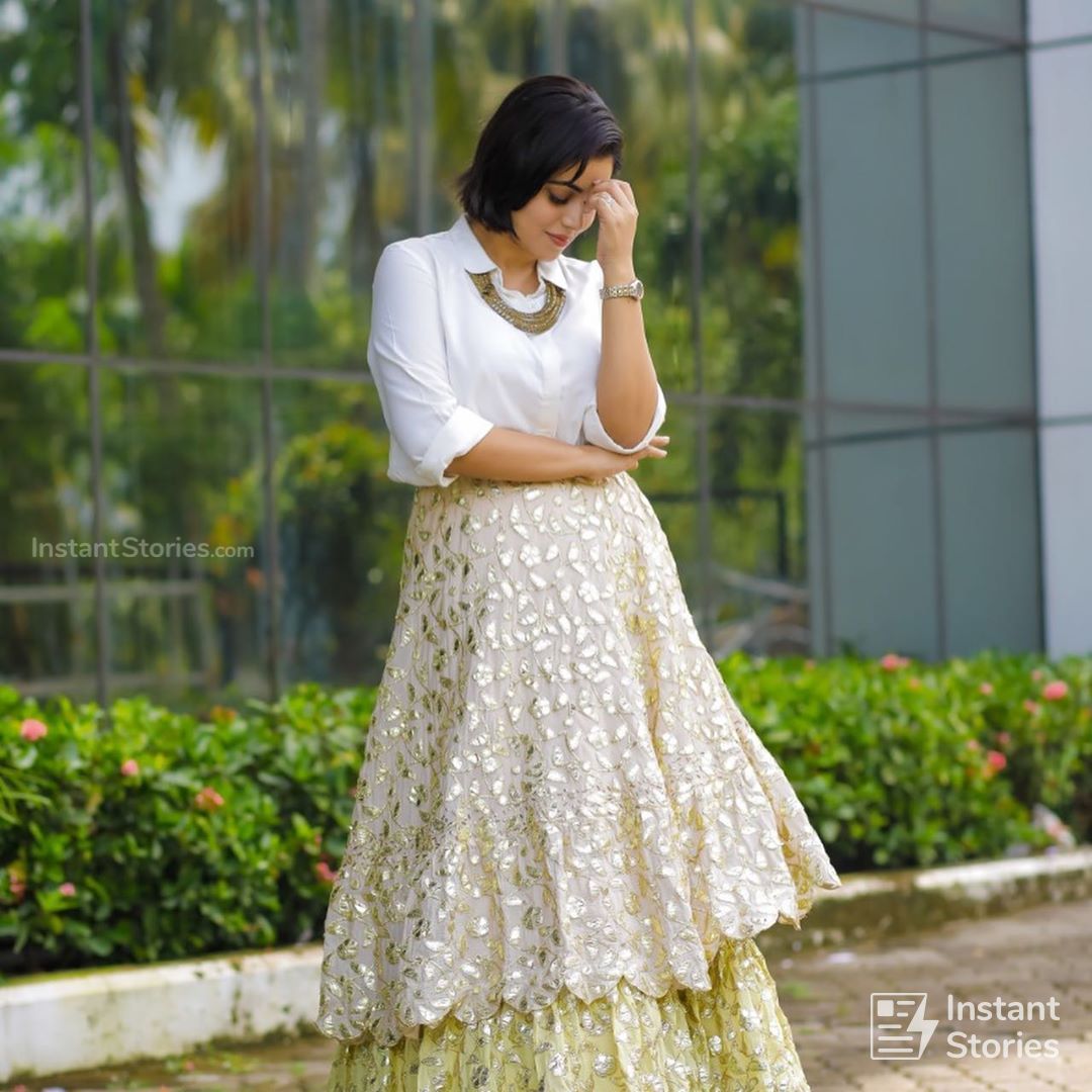 Shamna Kasim (Poorna) Hot HD Photoshoot Photos in White & Pink Dress (1080p) (16458) - Shamna Kasim (Poorna)