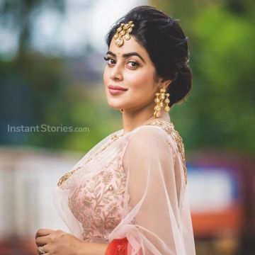 Shamna Kasim (Poorna) Hot HD Photoshoot Photos in White & Pink Dress (1080p)