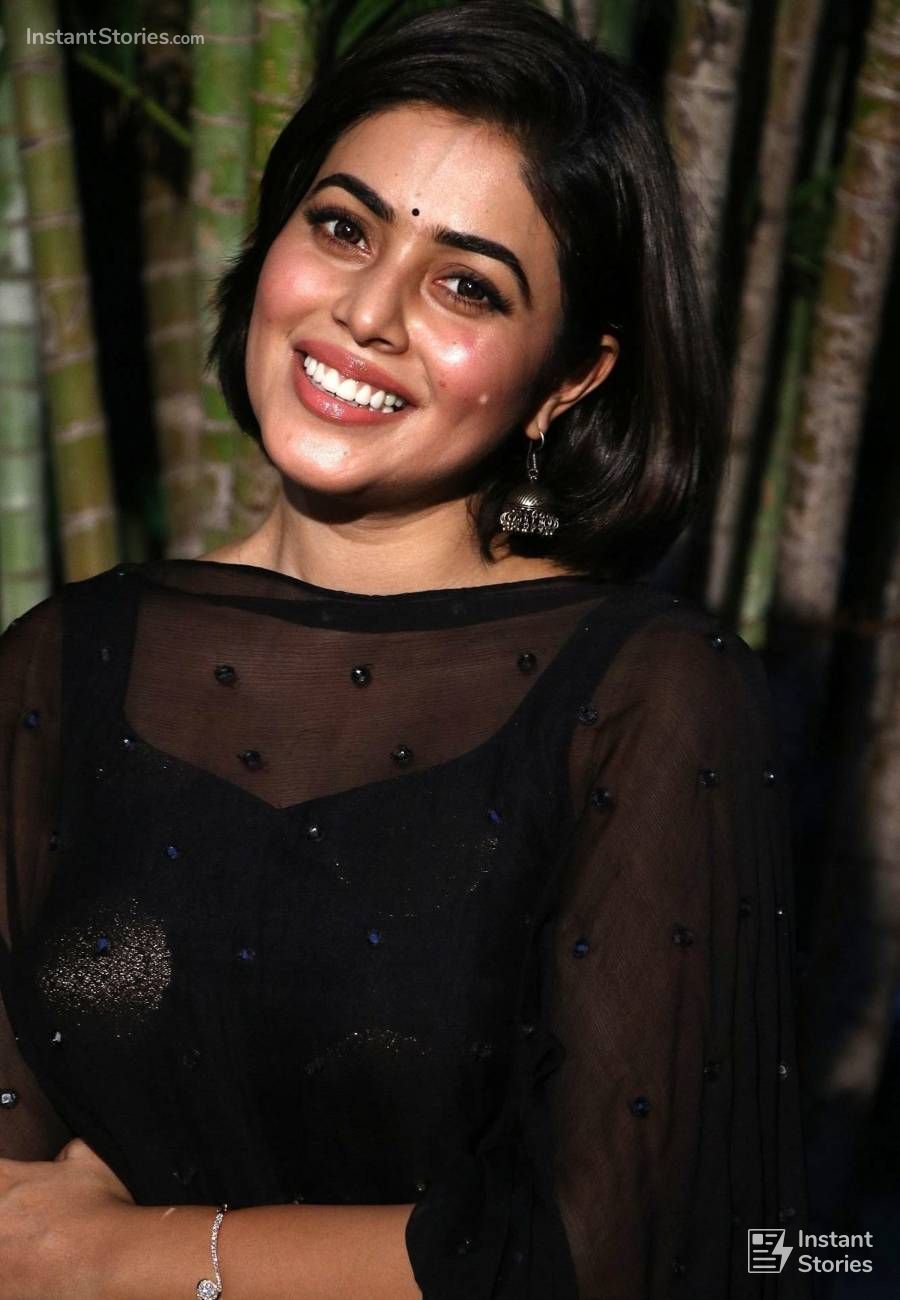 Shamna Kasim (Poorna) Hot HD Photos from Blue Whale Tamil Movie Launch (5819) - Shamna Kasim (Poorna)